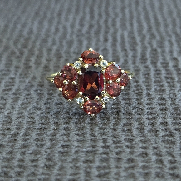 Shivam Garnet Cluster with White Topaz Ring💍 - NWT - Picture 15 of 16